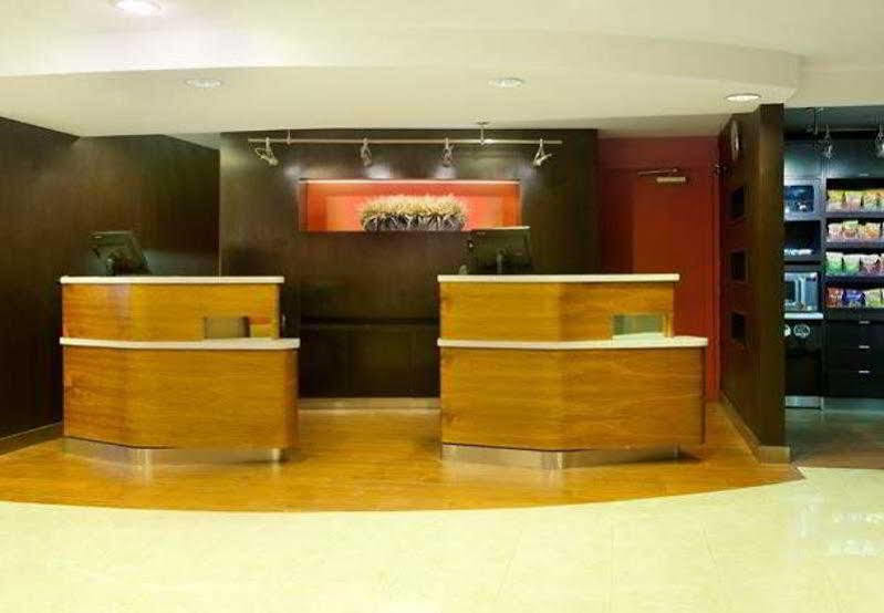 Courtyard El Paso Airport Hotel Bagian luar foto
