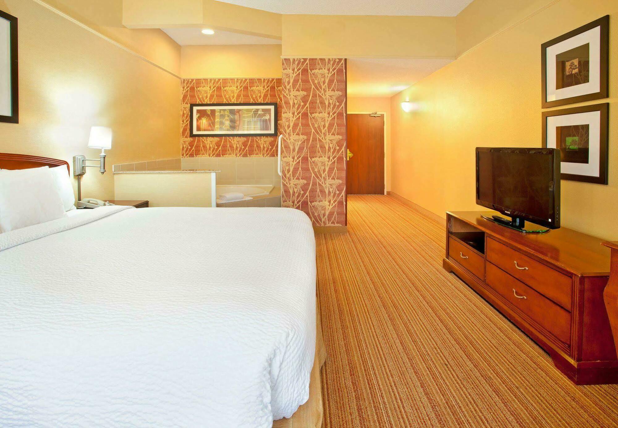 Courtyard El Paso Airport Hotel Bagian luar foto